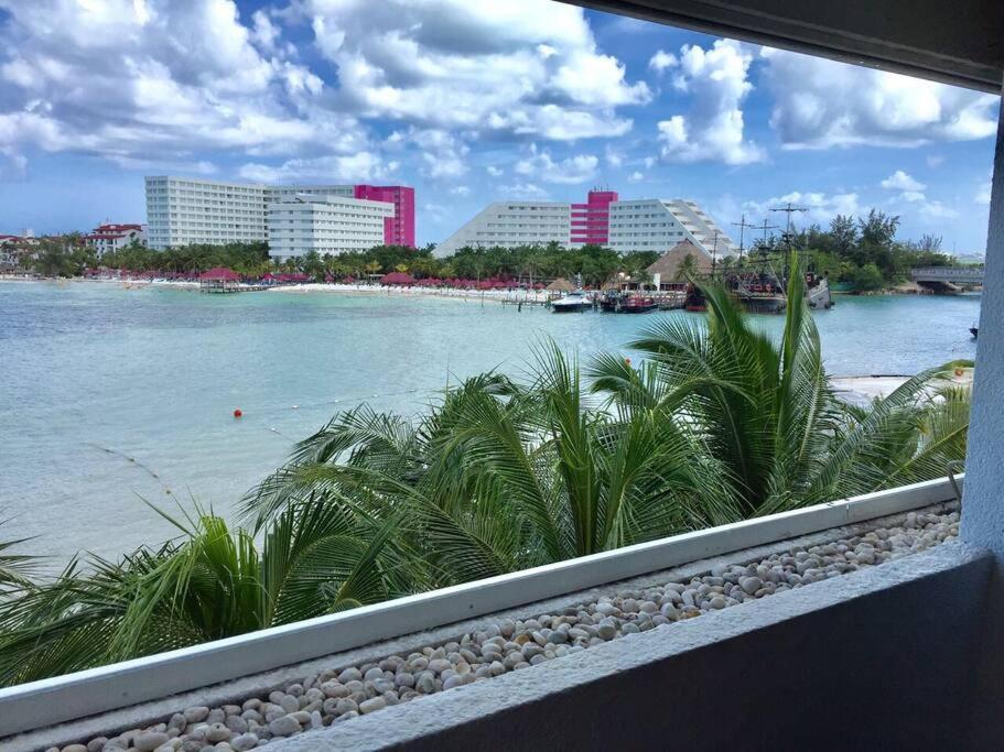 Beachfront 417 Apartment Cancun